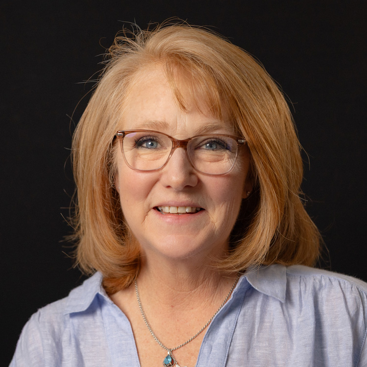 Laura Derrick Headshot